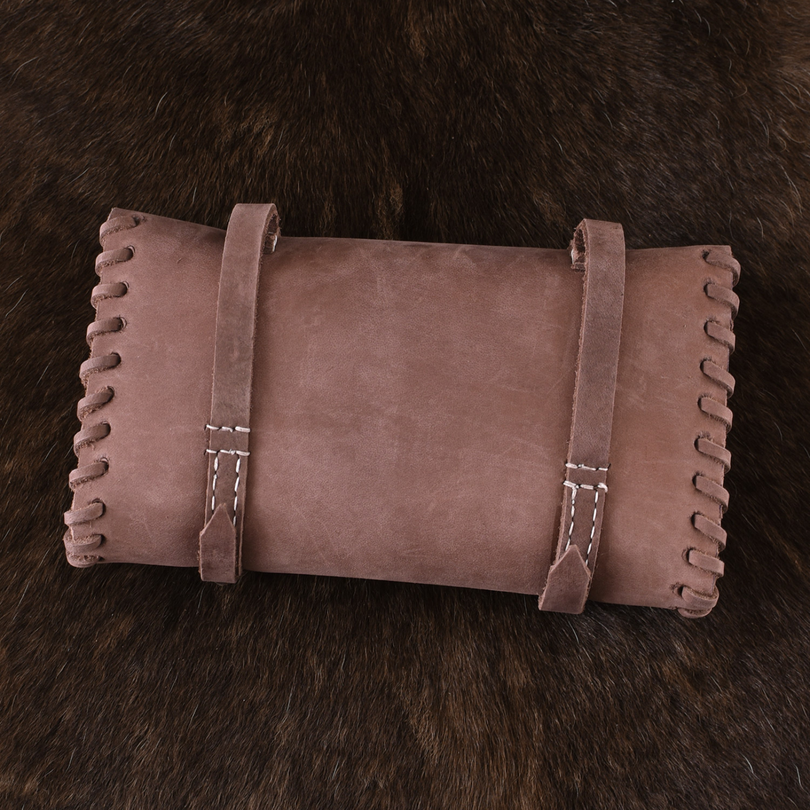 Ledertasche mit zwei Schnallen, mittelbraun