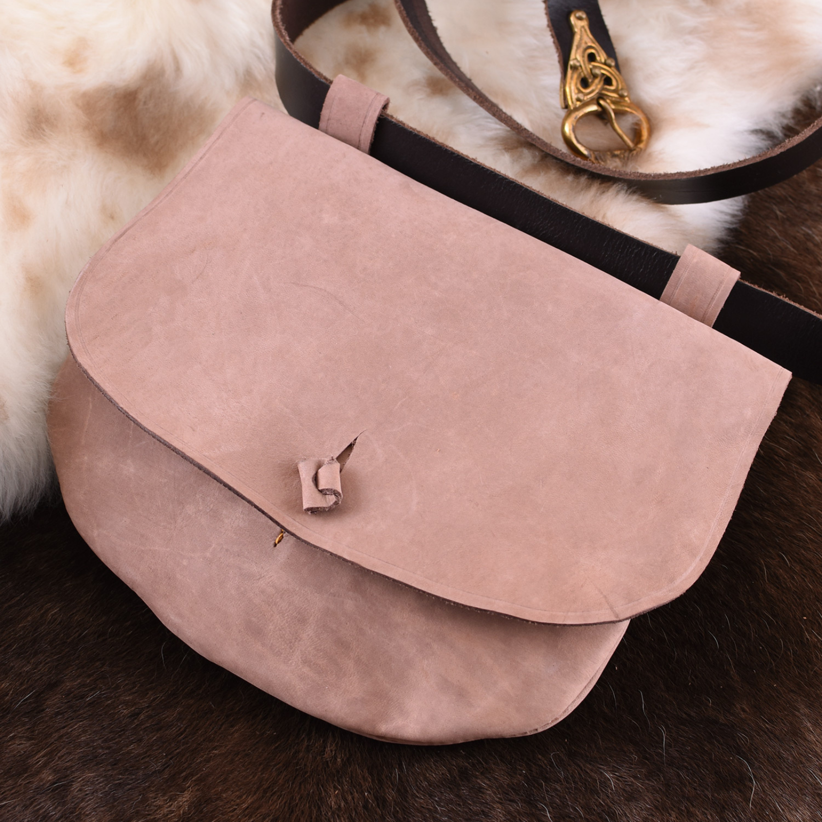Gürteltasche aus Leder, halbrund