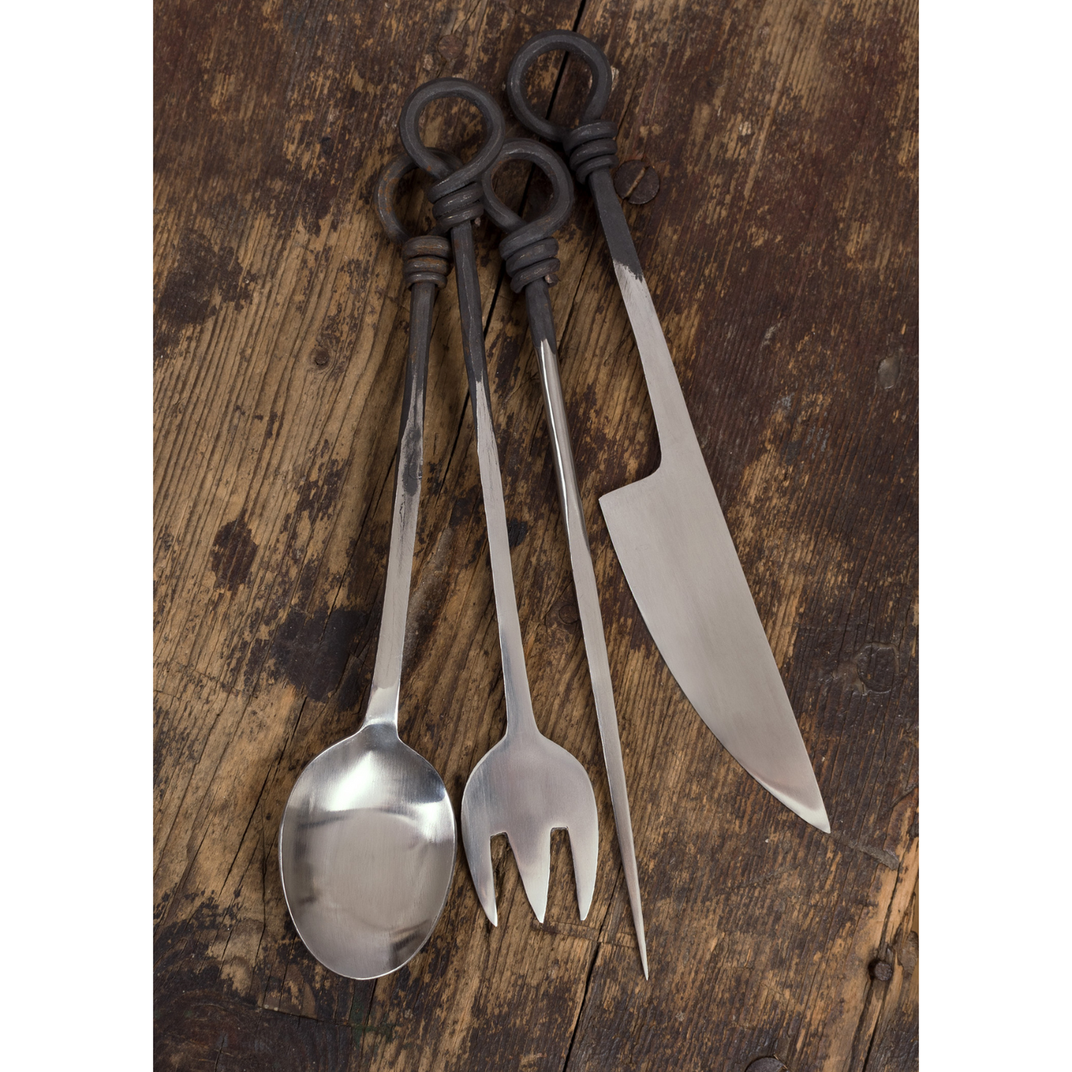 Mittelalterliches Essbesteck, geschmiedet aus Edelstahl