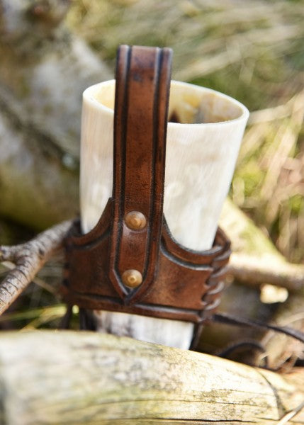 Leder Hornhalter für Trinkhorn, geprägte Triskele, dunkelbraun, versch. Größen