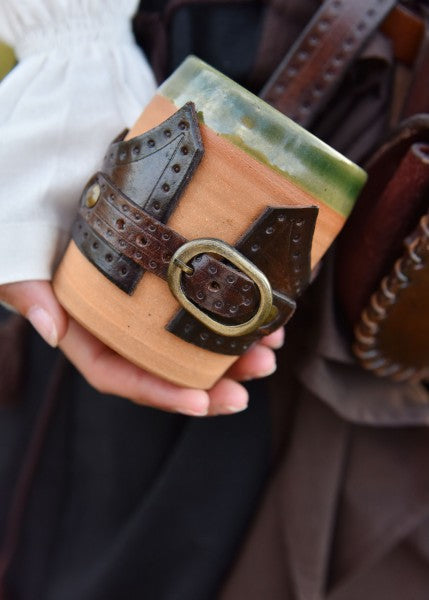 Leder Hornhalter für Trinkhorn mit Schnalle, dunkelbraun, versch. Größen