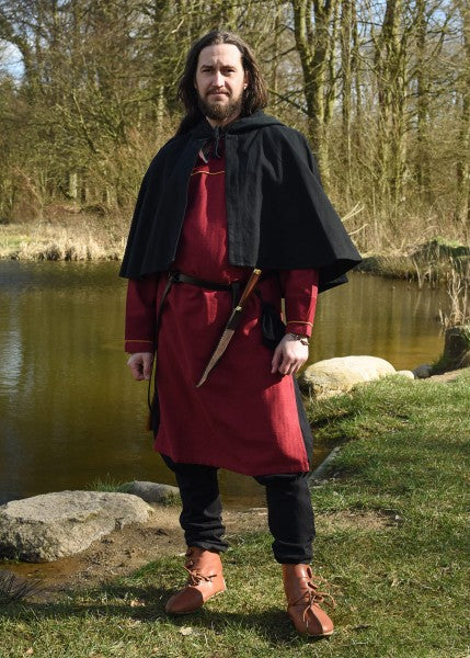 Wikinger Tunika Ove mit Fischgrätenmuster, weinrot