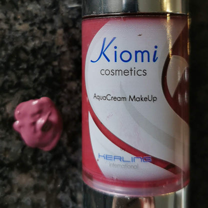 Kiomi Aqua-Cream Make Up in Weinrot C78 – 30 ml Tube, vegan &amp; hochpigmentiert