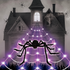 Halloween Spinnennetz mit LED – Outdoor Dekoration mit lila Beleuchtung und großer Spinne am Haus