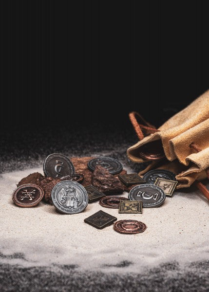 Drachen-Münzen für LARP – detailreich geprägtes IT-Geld in Kupfer, Silber und Gold auf schwarzem Stoff