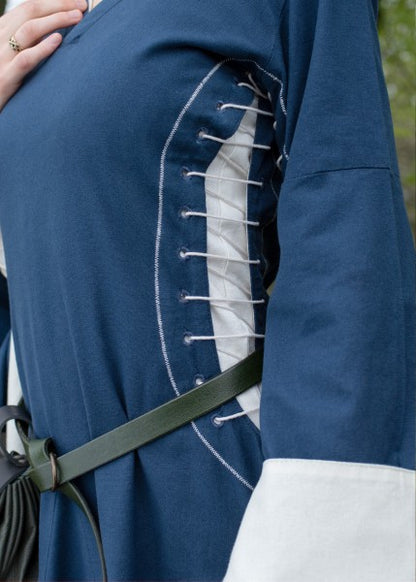 Mittelalterkleid mit Höllenfenstern, Bliaut Amal, blau/natur
