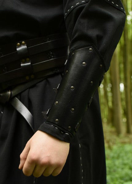 Armschützer aus Leder mit Nieten und Wildleder, Paar, versch. Farben