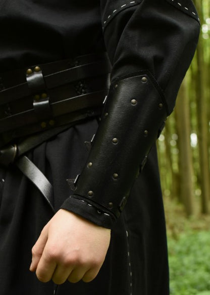 Armschützer aus Leder mit Nieten und Wildleder, Paar, versch. Farben